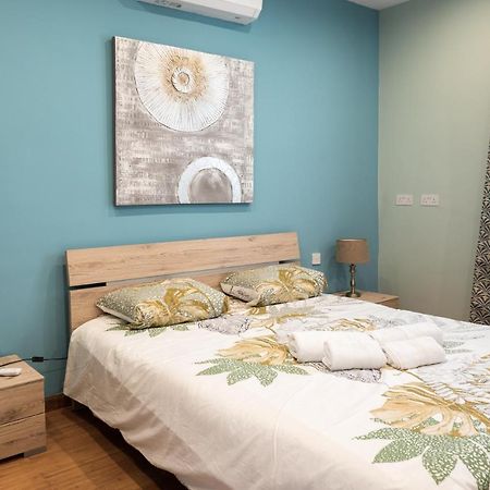 Entire Luxury Sliema Townhouse Steps From Beach Exterior foto