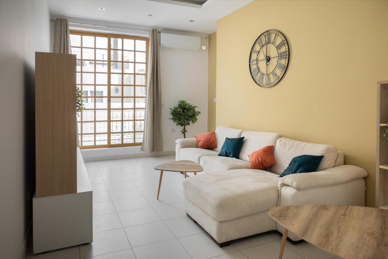 Entire Luxury Sliema Townhouse Steps From Beach Exterior foto