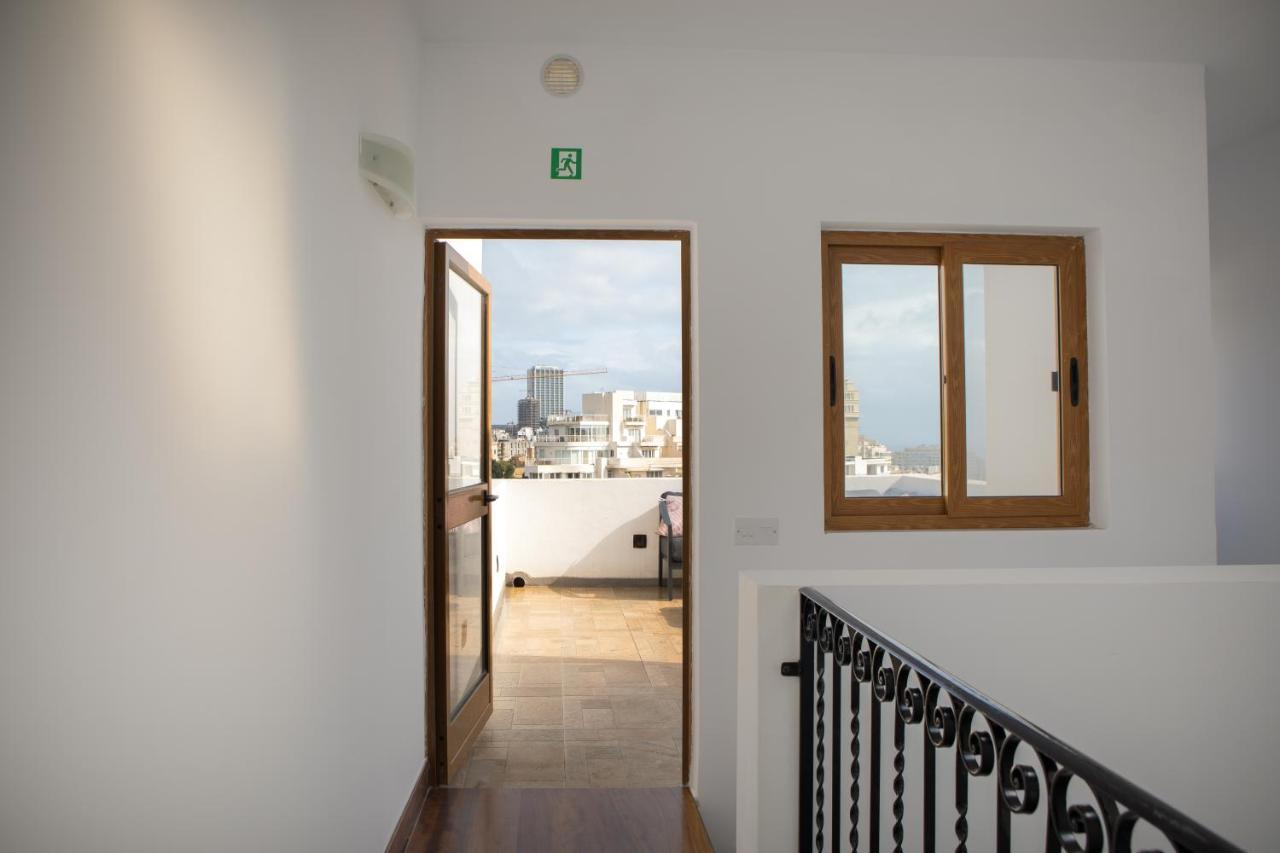 Entire Luxury Sliema Townhouse Steps From Beach Exterior foto